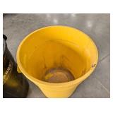 Rubbermaid Brute Trash Can Set (Lot of 2)