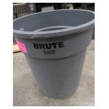 Rubbermaid Brute Trash Can