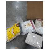 Mixed Janitorial Supply Lot Mop Heads & Scour Pads
