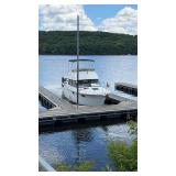 1987 Carver Yacht on the St. Croix at the Bayport Marina - No Reserve