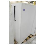 Wood laminate locking cubicle cabinet 15x30x48 with slide out storage