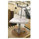6 teardrop tables