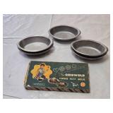 Griswold Patty Molds and Aluminum Dishes Set