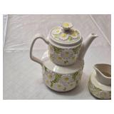 Enesco Daisy Pattern Teapot and Creamer E9409