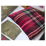 Quilts and Pillow Set - Queen