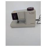 Mending Machine - Singer Tiny Tailor 1100A