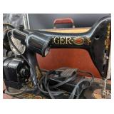 Vintage Singer Sewing Machine in Case