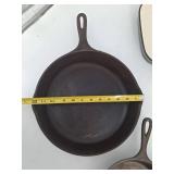 Cast Iron Skillet Set (Lot of 5)