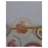 Mixed lot of red and white dishes