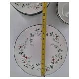 Pfaltzgraff Winterberry & Assorted Decorative Dinnerware Mixed Lot