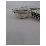 Pfaltzgraff Winterberry & Assorted Decorative Dinnerware Mixed Lot