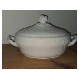 Richard Ginori White Porcelain Soup Tureen + Lidded Porcelain Sugar Bowl - Vecchio Ginori Collection