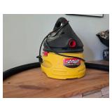 Stinger 2-Gallon Wet/Dry Vac