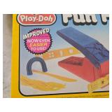 Star Wars Play-doh Action Set + Fun Factory (unopened)