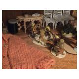 Lot of (1 Shelf) Dollhouse Miniatures