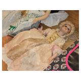 Lot of (6) Dolls - Porcelain (x5) and Cloth (x1)
