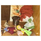 Lot of (1 Shelf) Dollhouse Miniatures and Décor