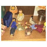 Lot of (1 Shelf) Dollhouse Miniatures and Décor