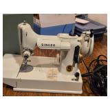 Singer Sewing Machine with Case