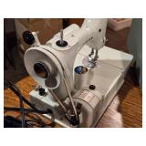 Singer Sewing Machine with Case