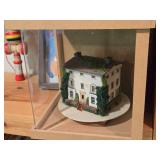 Dollhouse Miniature Display and Miniature House Display