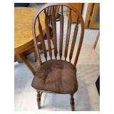 Gorgeous Oak Table with 4 Chairs