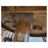 Gorgeous Oak Table with 4 Chairs