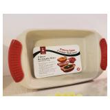 Various Kitchen Items New oven to table Ceramic Bakeware, Popcorn dishes, Colorful bowls and more