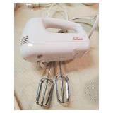 Various Kitchen Items, Electric Coffee Pot, Electric Knife, Hand Mixer and much more