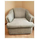 Very nice Chair and 2 Storage Ottomans in great condition