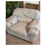 GORGEOUS Vintage Broyhill Leather Shoppe Sofa and matching Broyhill Chair in excellent condition