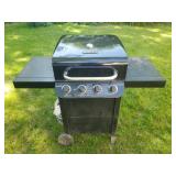 Charbroil outdoor grill Lightly used with cover
