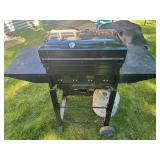 Charbroil outdoor grill Lightly used with cover