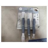 New Cleaning Sponges, Specialty Cleaning Brushes, Folding Squeegee