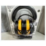 New Dewalt AM/FM Radio Hearing Protection Ear Muffs