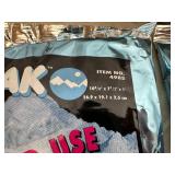New Igloo Biodegradable Cooler and 17 Assorted Ice Packs
