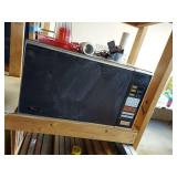 Whirlpool MR65130 Countertop Microwave Oven 700W February 1987