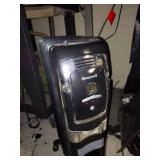 Lot Including Honeywell Radiator Heater & Frigidaire 70 Pint Unit