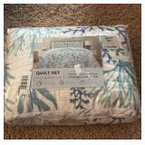 Quilt Set Full/Queen Size Tree Themed, Looks Wintry, Comes With Full/Queen Sized Quilt 90” x 90” and Two Shams 20” x 26”
