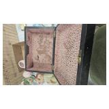 Vintage Dollhouse Bathroom Set, Small Vintage Figurines, Vase, Etc