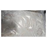Queen Comforter and Throw Pillows