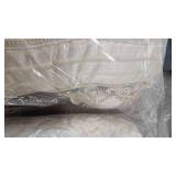 Queen Comforter and Throw Pillows