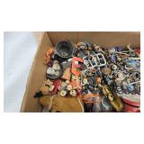 Nilorz Vase, Buttons and Miniatures