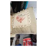 Lot of Throw Pillow, nice condition