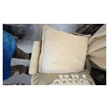 Lot of Throw Pillow, nice condition