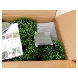 HOMCOM 39.4 in. Set of 2 Decorative Artificial Plants, Topiary Ball-shaped Boxwood Trees in Pot, Fake Plants