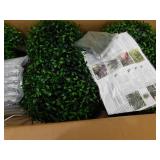 HOMCOM 39.4 in. Set of 2 Decorative Artificial Plants, Topiary Ball-shaped Boxwood Trees in Pot, Fake Plants