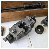 Armstrong No. 2 Adjustable Stock and Dies Pipe Threading Set