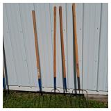 Lot of 4 True Temper Garden Forks