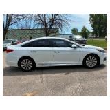 2017 HYUNDAI SONATA SPORT/LIMITED *149k Miles* (NO RESERVE)